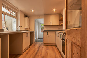Kitchen- click for photo gallery